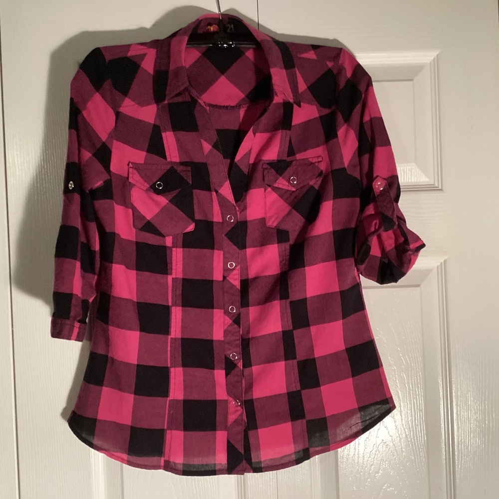 21 fuscha and black plaid top Size M